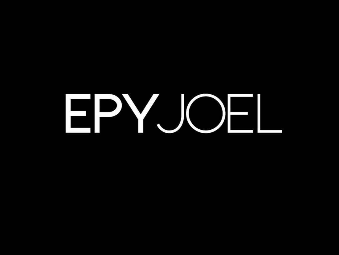 ¿Cómo pueden los hombres mantener sus labios hidratados todo el día con HydraBloom de EPY JOEL?